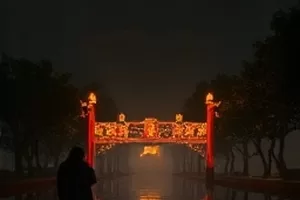 横版主推封面，雪原公路旁的路标与远处亮着灯的观测站，夜色偏蓝